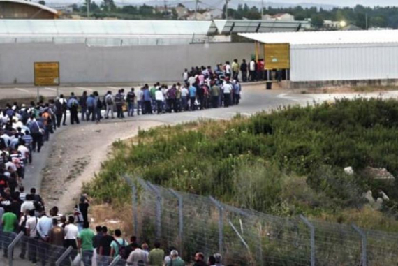 ازدواجية المعايير الإسرائيلية في التعامل مع اليد العاملة الفلسطينية